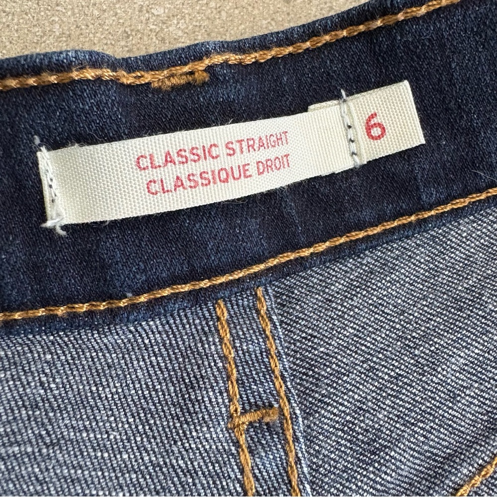 Levis Classic Straight Jeans - Picture 8 of 9